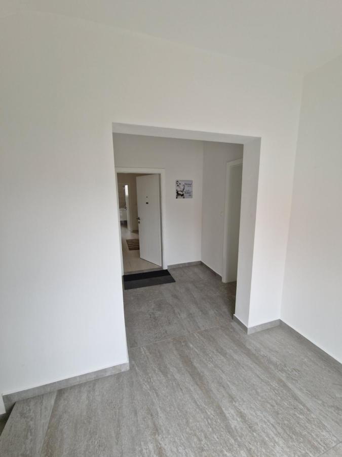 Emmi Nemira Omis Apartment Bagian luar foto