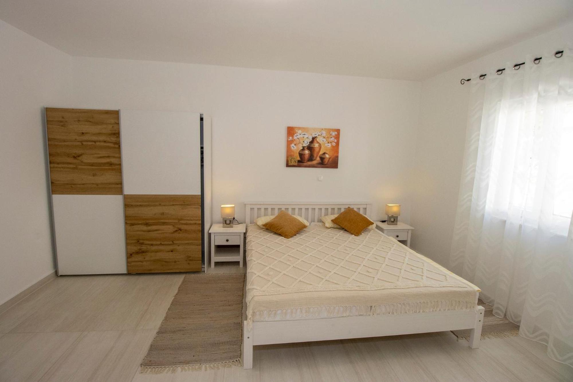 Emmi Nemira Omis Apartment Bagian luar foto