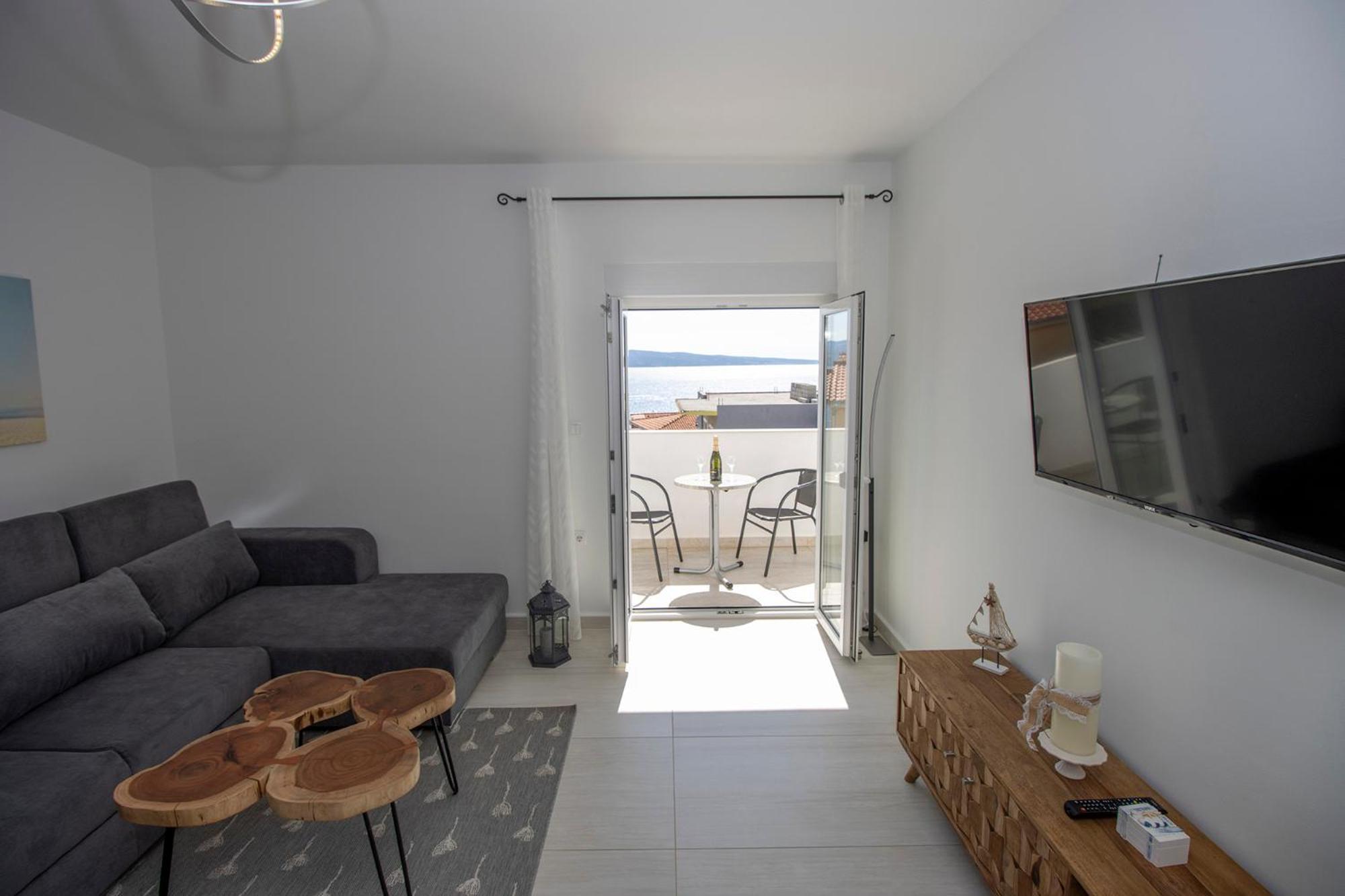 Emmi Nemira Omis Apartment Bagian luar foto