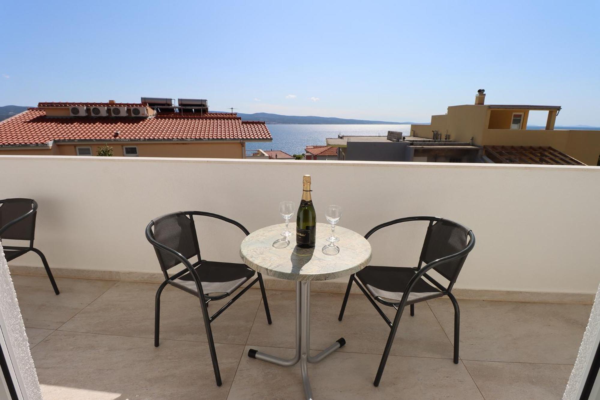 Emmi Nemira Omis Apartment Bagian luar foto