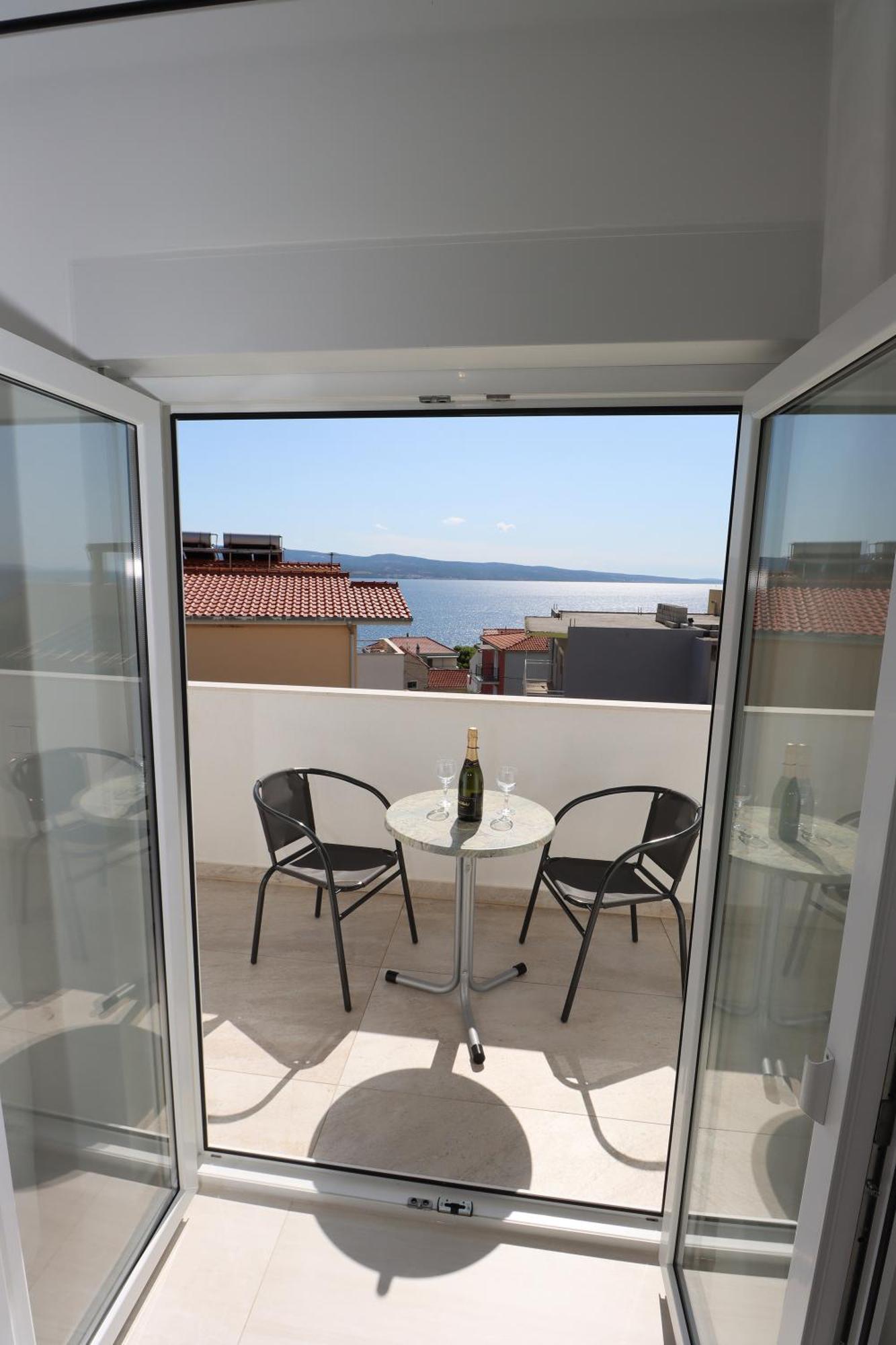 Emmi Nemira Omis Apartment Bagian luar foto