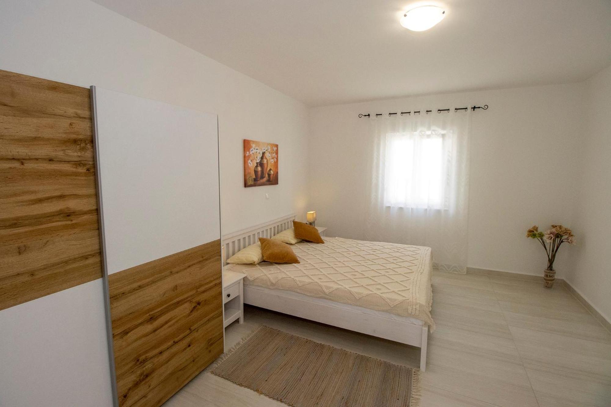Emmi Nemira Omis Apartment Bagian luar foto