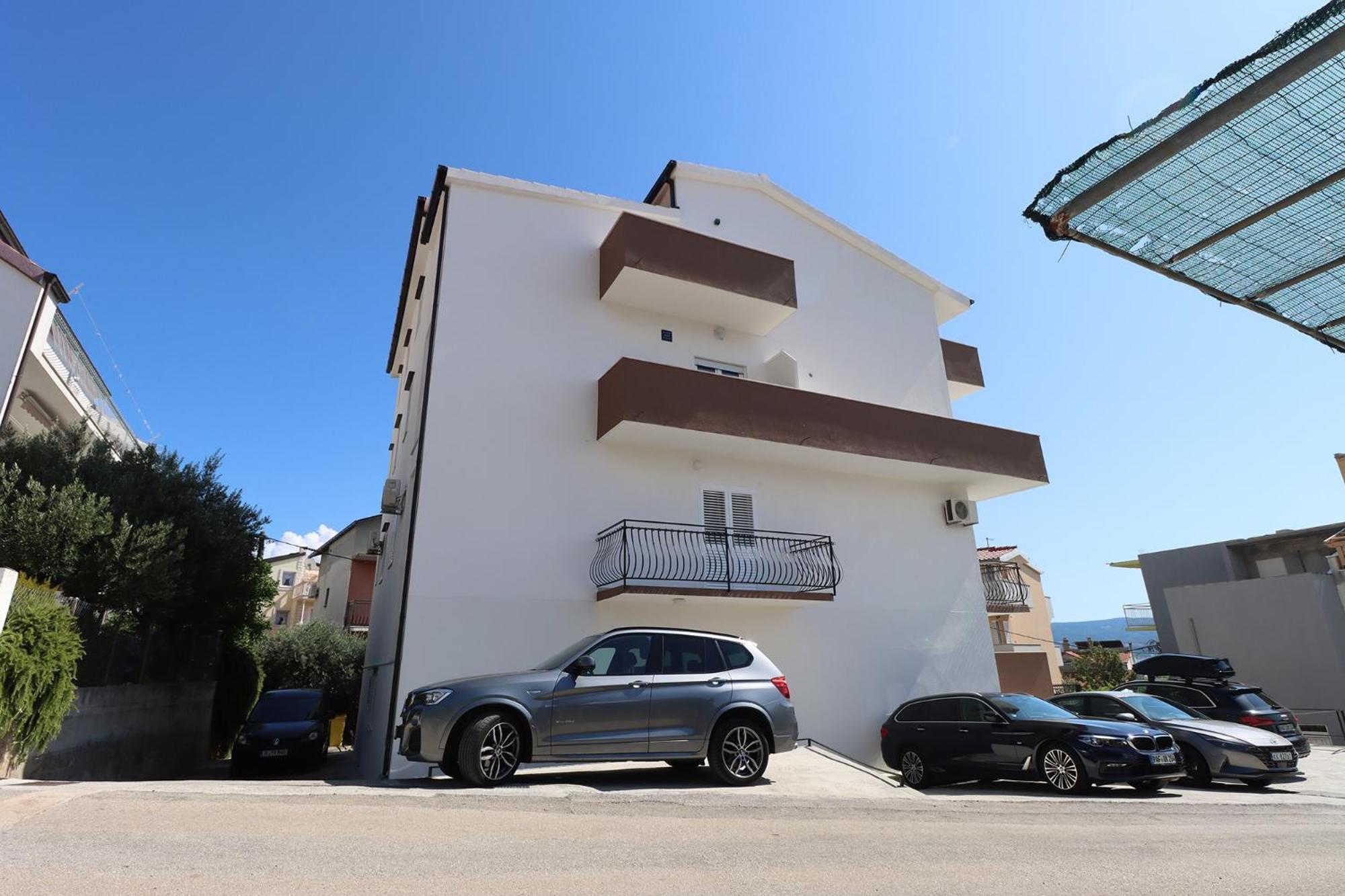 Emmi Nemira Omis Apartment Bagian luar foto
